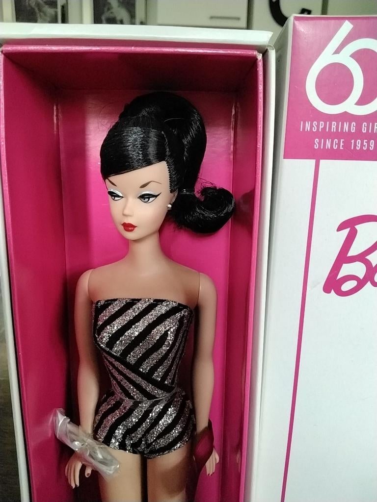 Barbie Signature 60th Anniversary Pop - Nieuw in doos, Ophalen of Verzenden, Nieuw, Barbie
