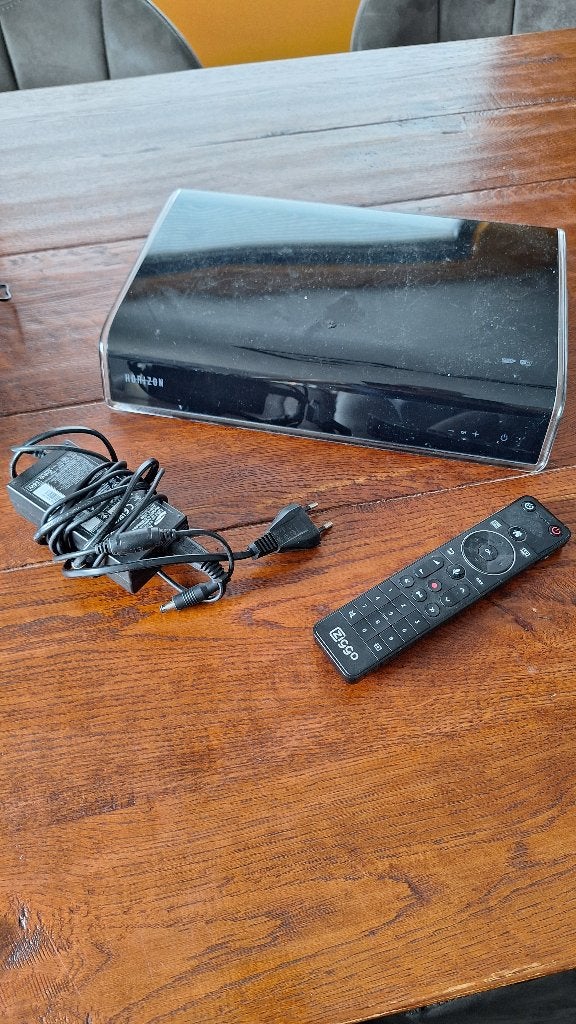 Samsung SMT-G7401 mediabox met afstandsbedieningen., Ophalen of Verzenden, Gebruikt, Harddiskrecorder