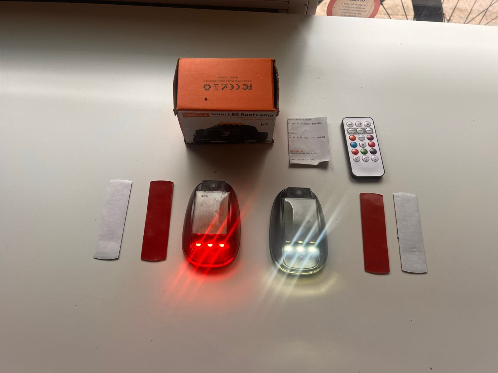 Solar LED mult color daklampen + afstandsbediening 2 stuks., Ophalen of Verzenden, Zo goed als nieuw
