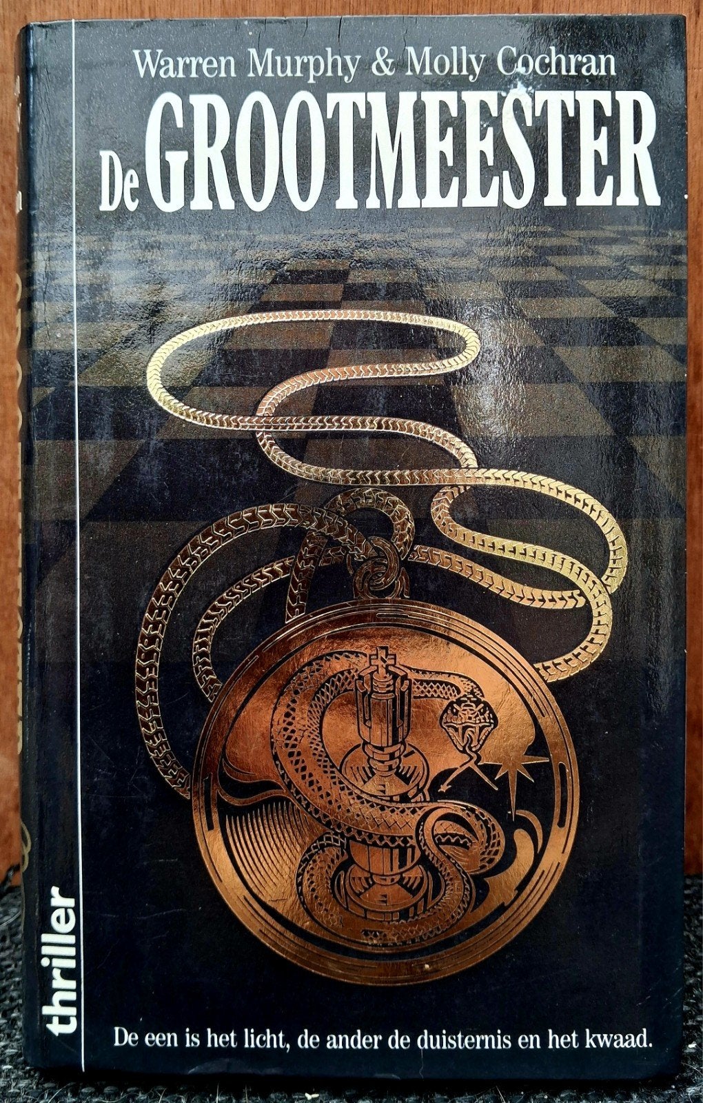 De Grootmeester - Warren Murphy & Molly Cochran (Thriller), Boeken, Ophalen of Verzenden, Zo goed als nieuw, Warren Murphy & Molly Cochran