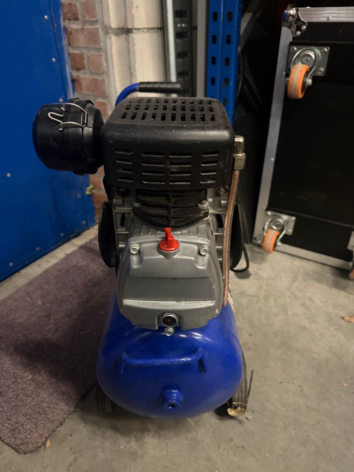 2x Criko Compressor 200/25/20 2hp 24l 8bar met olie, Ophalen, Gebruikt, 6 tot 10 bar, 25 tot 100 liter