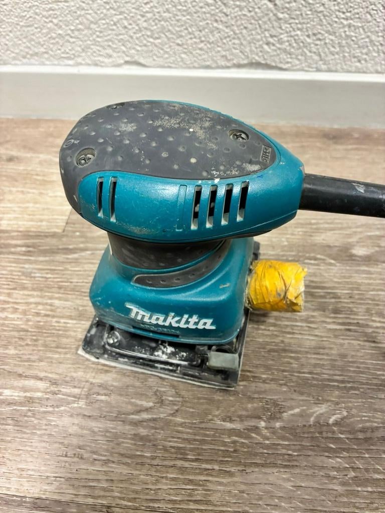 Makita BO4555 230 - 240 V Handpalm vlakschuurmachine, Ophalen, Gebruikt, Gereedschapscentrum, Info@gereedschapcentrum.nl
