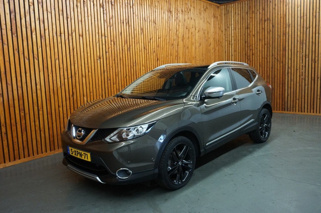 Nissan QASHQAI 1.2 PREMIER EDITION 360 CAMERA / LEER / PANOR, Auto's, Euro 5, Gebruikt, Huisgarantie, 4 cilinders