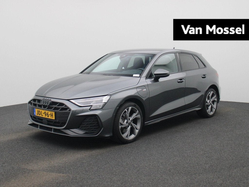 Audi A3 Sportback 40 TFSI e S edition 204 PK, Auto's, Audi, 12 maanden, 4 cilinders, 150 min, Leder en Stof