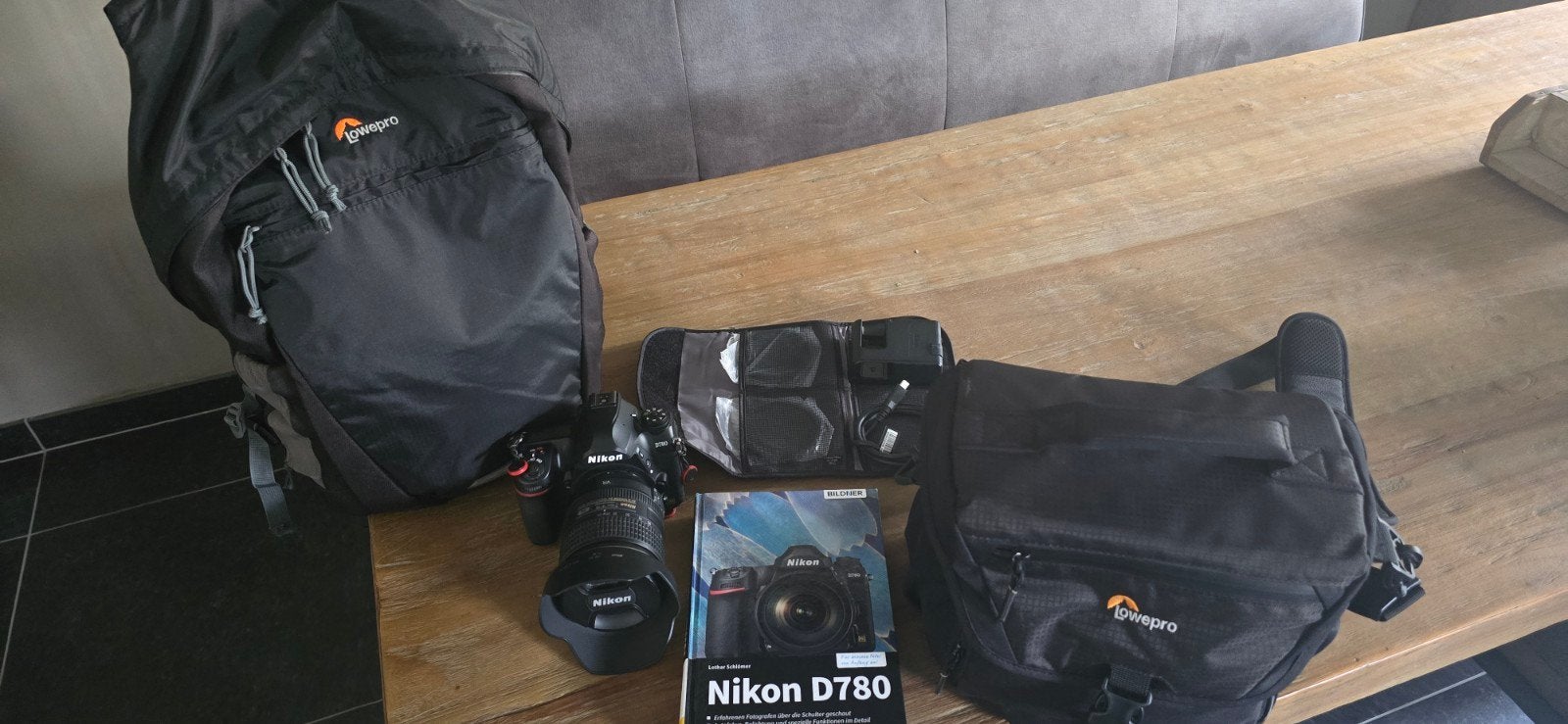 Nikon camera D780 incl kitlens AFS Nikkor 24-120 mm 1.4G ED, Ophalen, Zonnekap, Nikon, Zo goed als nieuw