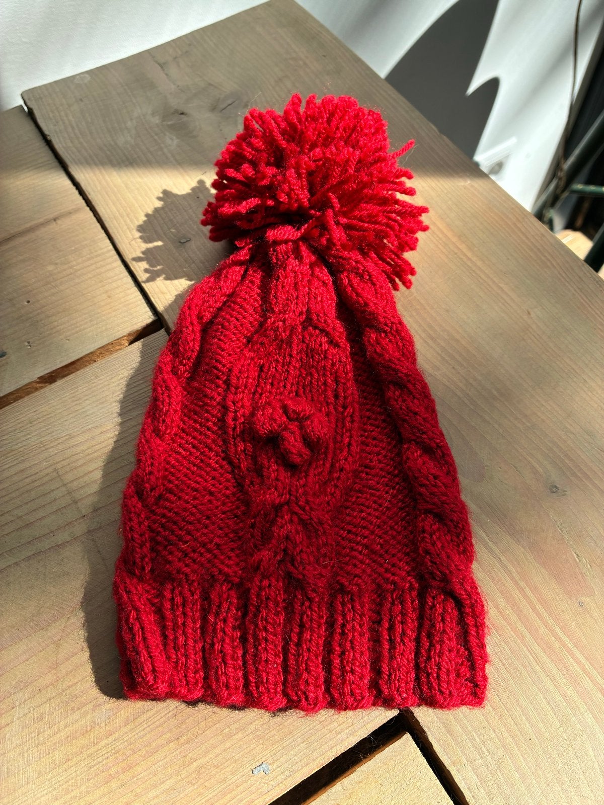 Handgemaakte rode vintage muts voor kinderen, Kinderen en Baby's, Babykleding | Mutsen, Sjaals en Wanten, Ophalen of Verzenden