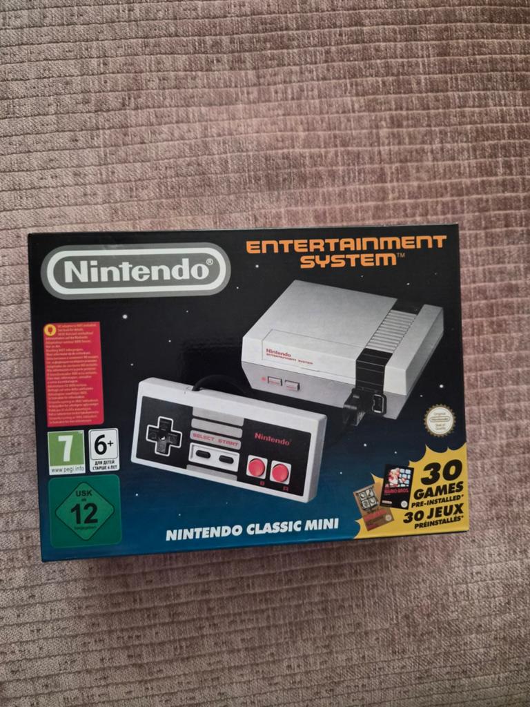 Nintendo Classic Mini NES - Zo goed als nieuw 292 games, Ophalen of Verzenden, Zo goed als nieuw, Met 1 controller, Met games