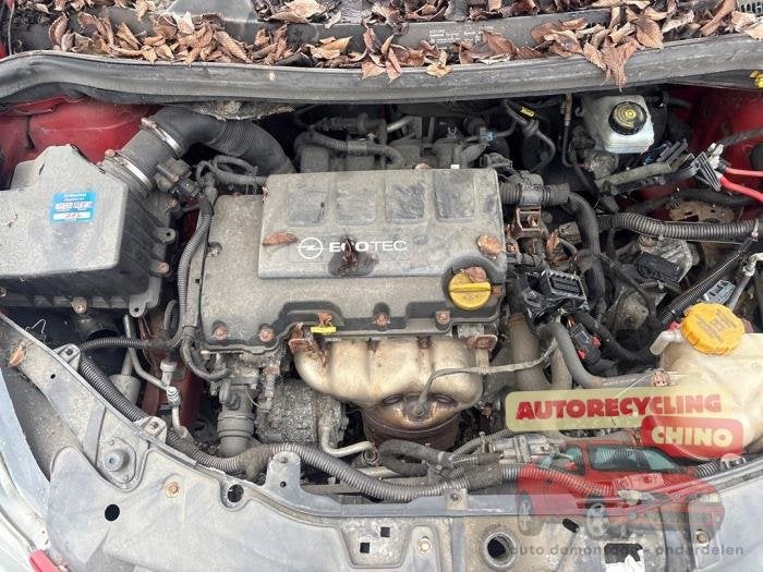 Motor van een Opel Corsa, Ophalen, Gebruikt, -, -