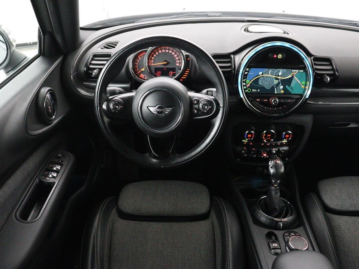 MINI Clubman 1.5 Cooper Chili Serious Business | Stoelverwar, 136 pk, Gebruikt, Leder en Stof, 19 km/l