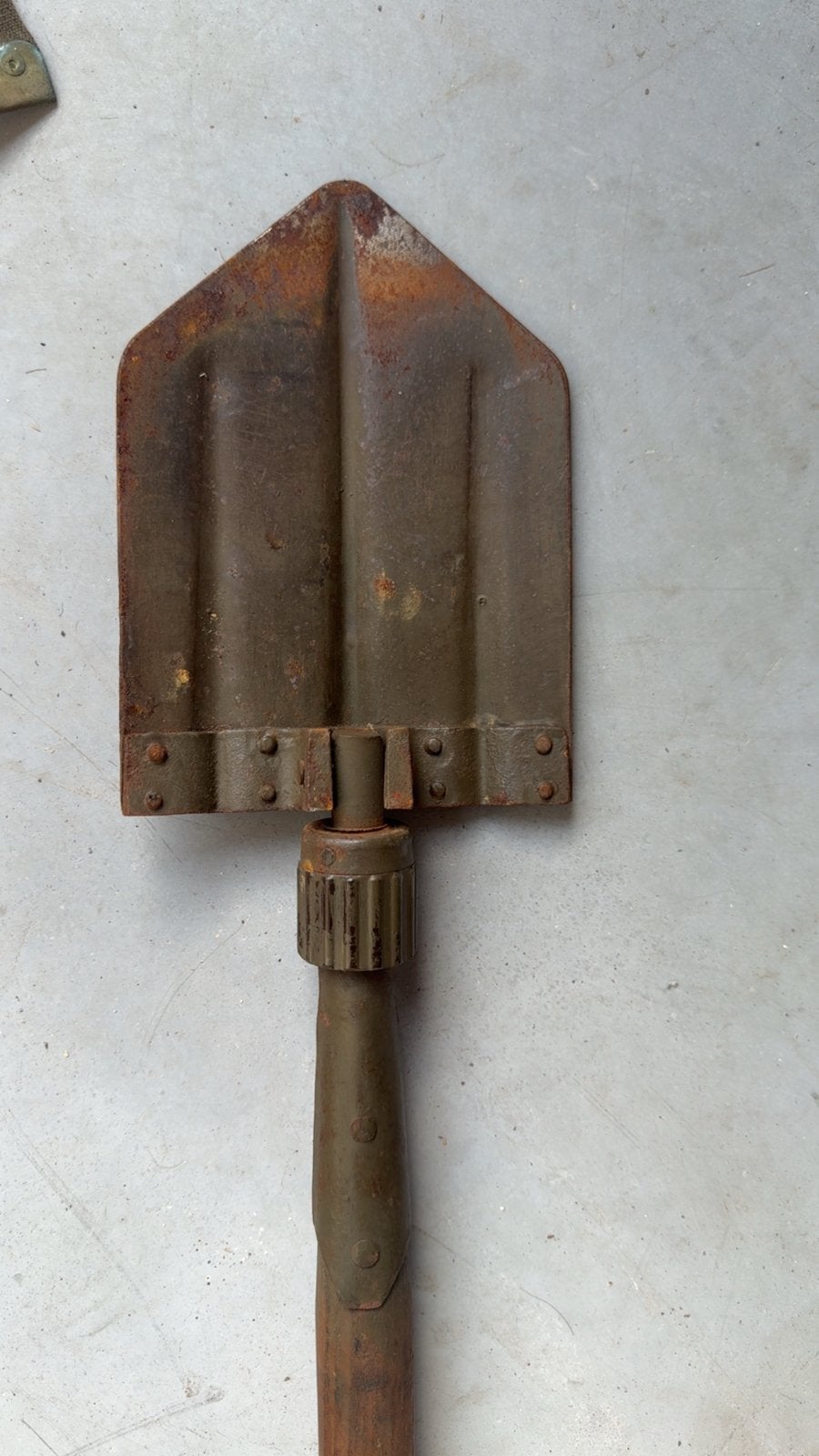 Vintage Militaire Opvouwbare Schop met Hoes, G, G, Overige typen, Ophalen of Verzenden