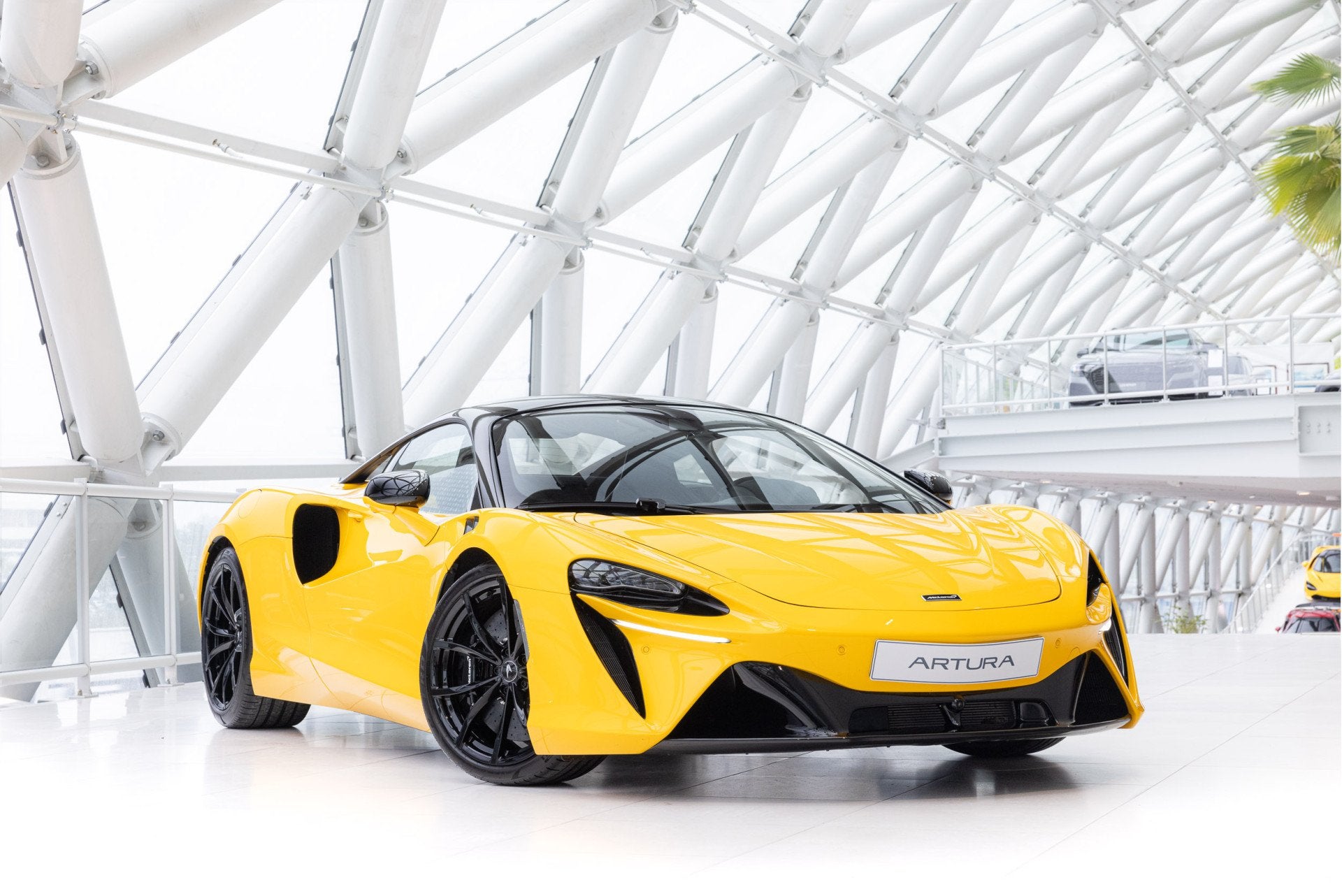 McLaren Artura 3.0 V6 Plug-in | 700pk | Volcano Yellow | Bla, Gebruikt, 2993 cc, Alcantara, Bedrijf