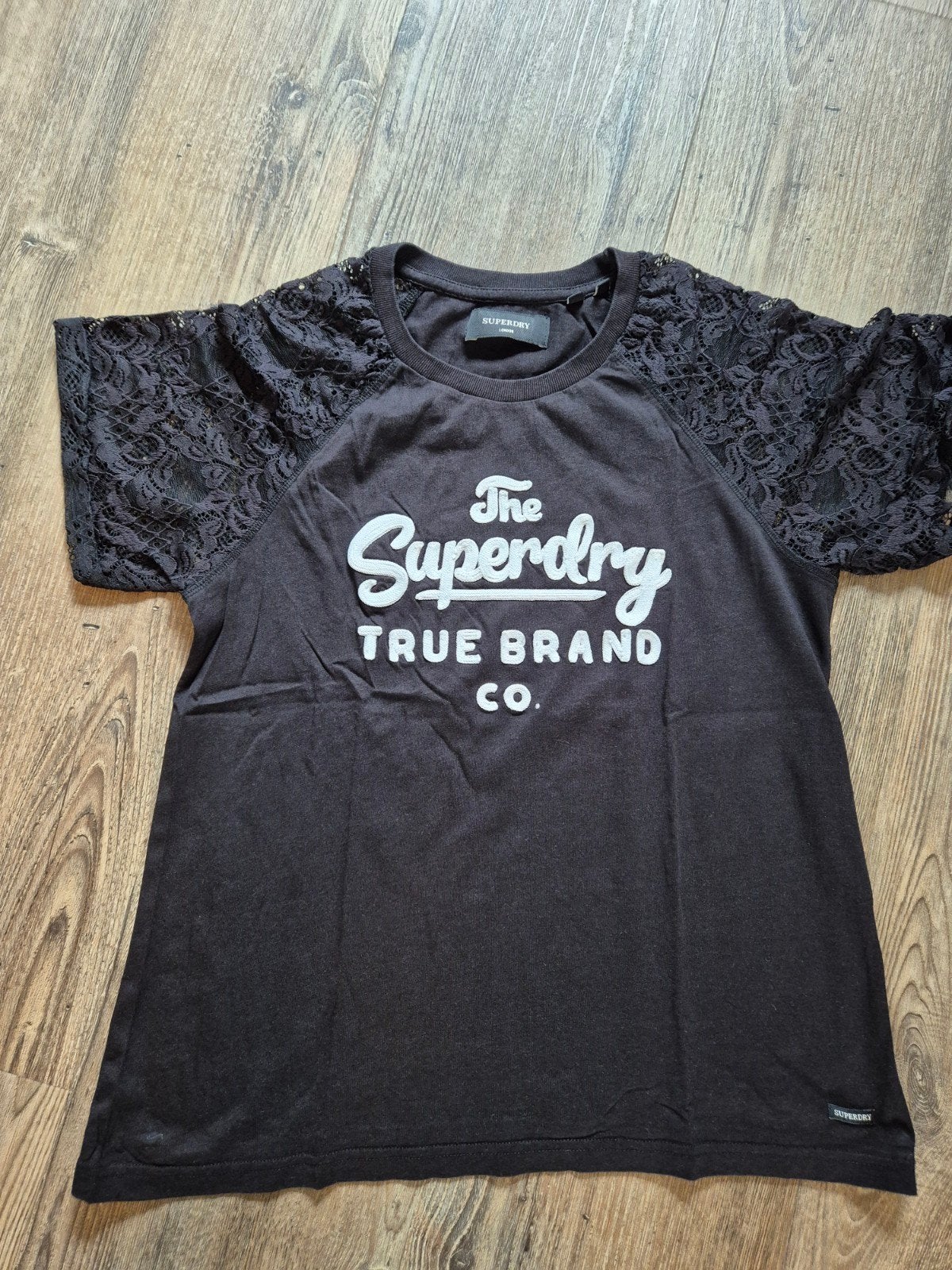 Superdry zwart shirt met opdruk en kanten mouwen M, Ophalen, Zo goed als nieuw, Zwart, Korte mouw