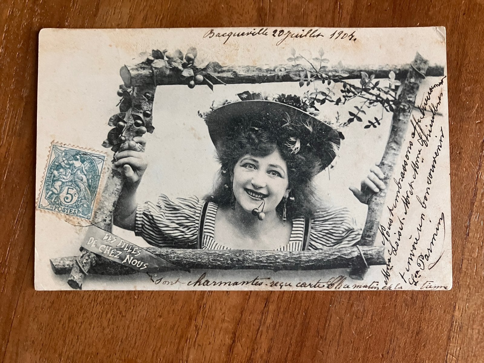 Antieke Franse Ansichtkaart - Dame in Houten Frame (1904), Ophalen of Verzenden, Voor 1920, Gelopen, Frankrijk