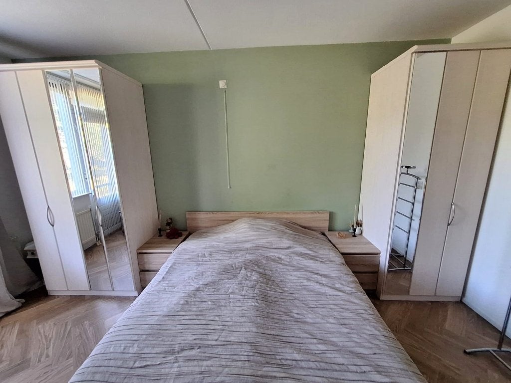 2 moderne en degelijke kleding kasten met spiegels, Huis en Inrichting, Ophalen, Overige materialen, Met deur(en), Gebruikt