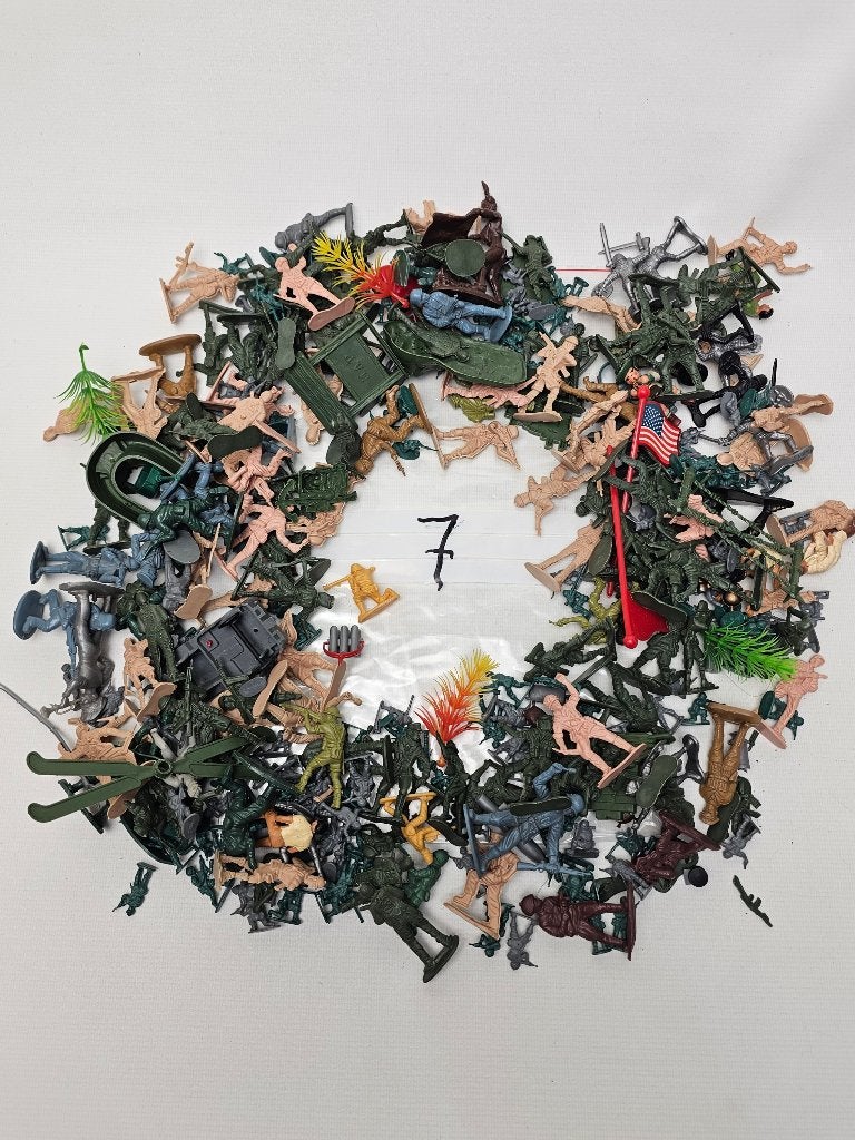 # Soldaatjes - Leger Soldaat Poppetjes zakje 7, Ophalen of Verzenden, Gebruikt