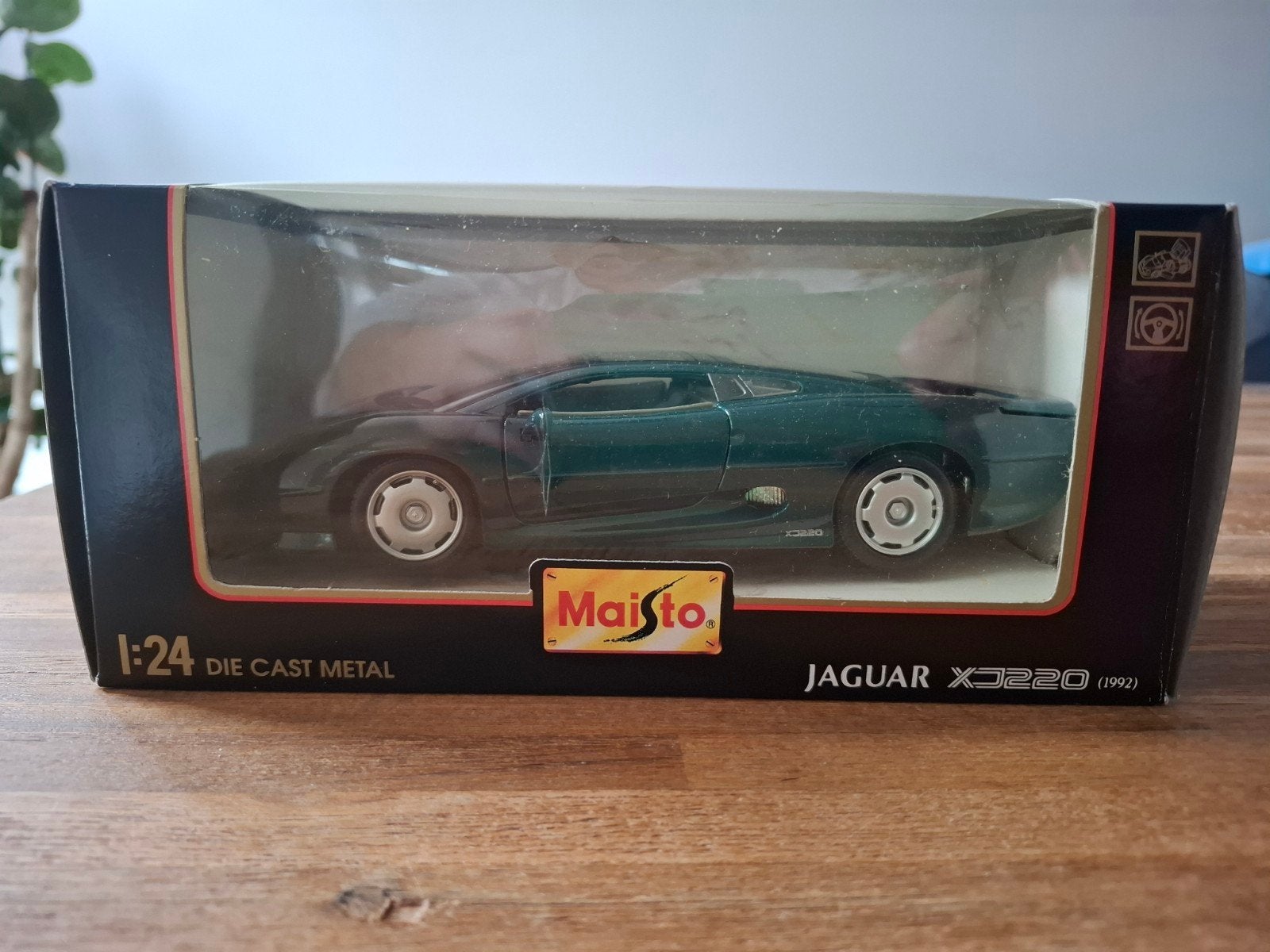 Maisto Jaguar XJ220 (1992) 1:24 Special Edition, Ophalen of Verzenden
