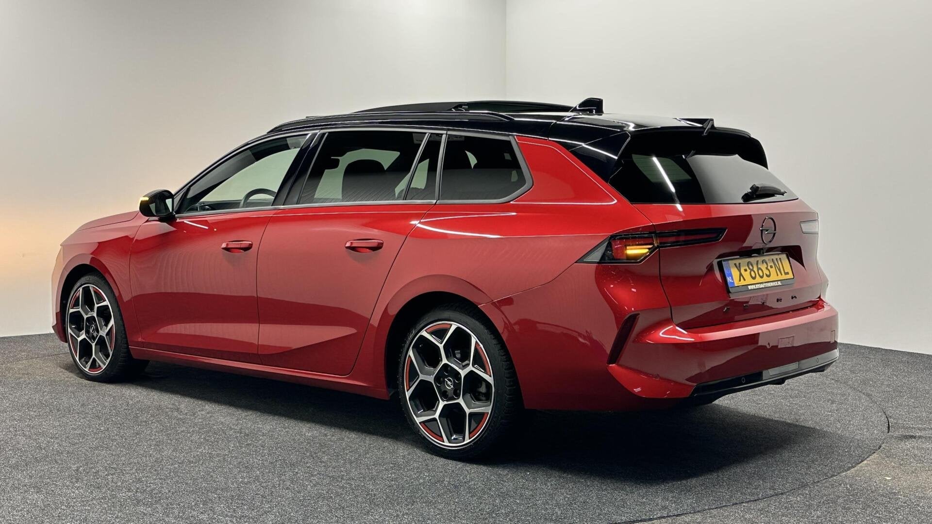 Opel Astra Sports Tourer 1.2 Level 4 GS LINE PANO CAMERA CAR, Auto's, Opel, 1199 cc, Met garantie (alle), Leder en Stof, Origineel Nederlands