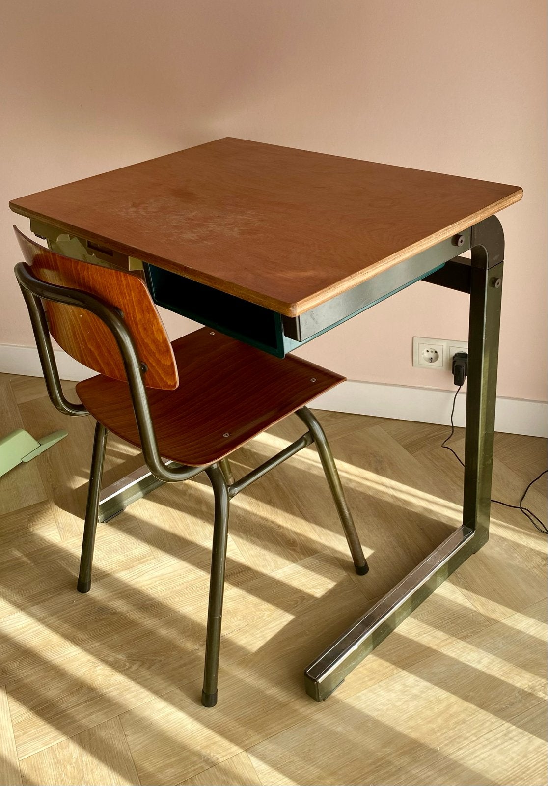 Vintage Schoolbureau met Stoel - Jaren '70 Stijl, Ophalen, Opbergruimte, Gebruikt, Hout