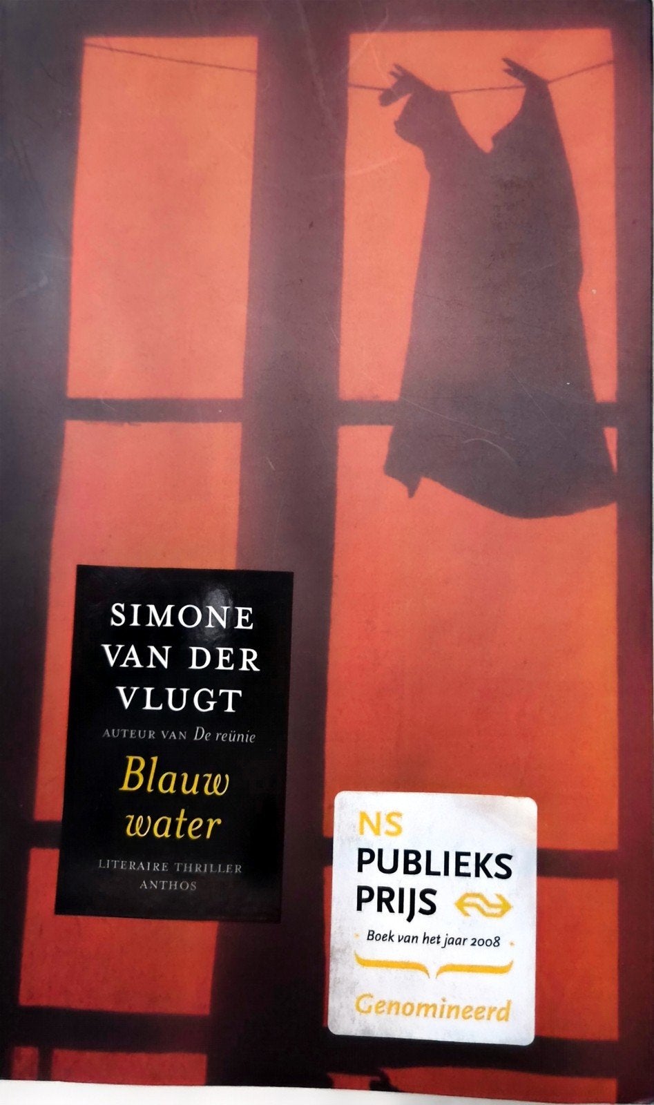 Simone van der Vlugt - Blauw water (Literaire thriller), Ophalen of Verzenden, Gelezen, Simone van der Vlugt, Nederland