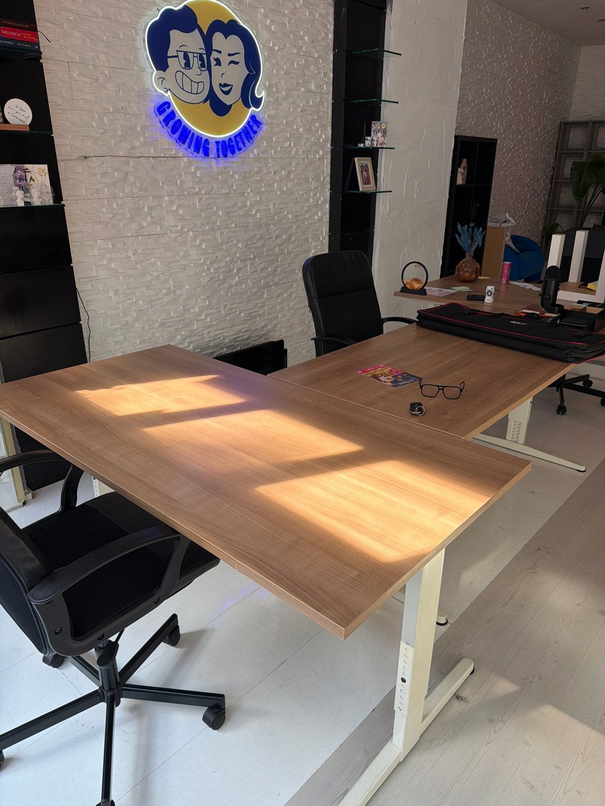 Bureau tafel x3 gratis, Huis en Inrichting, Bureaus, Ophalen, Gebruikt, Hout, Hoekbureau