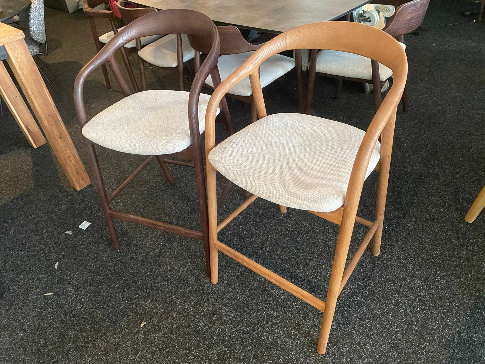 Barstoel Japandi Stijl Massief Essen - Elegant en Comfortabe, Ophalen, 60 tot 90 cm, Nieuw, 1 kruk