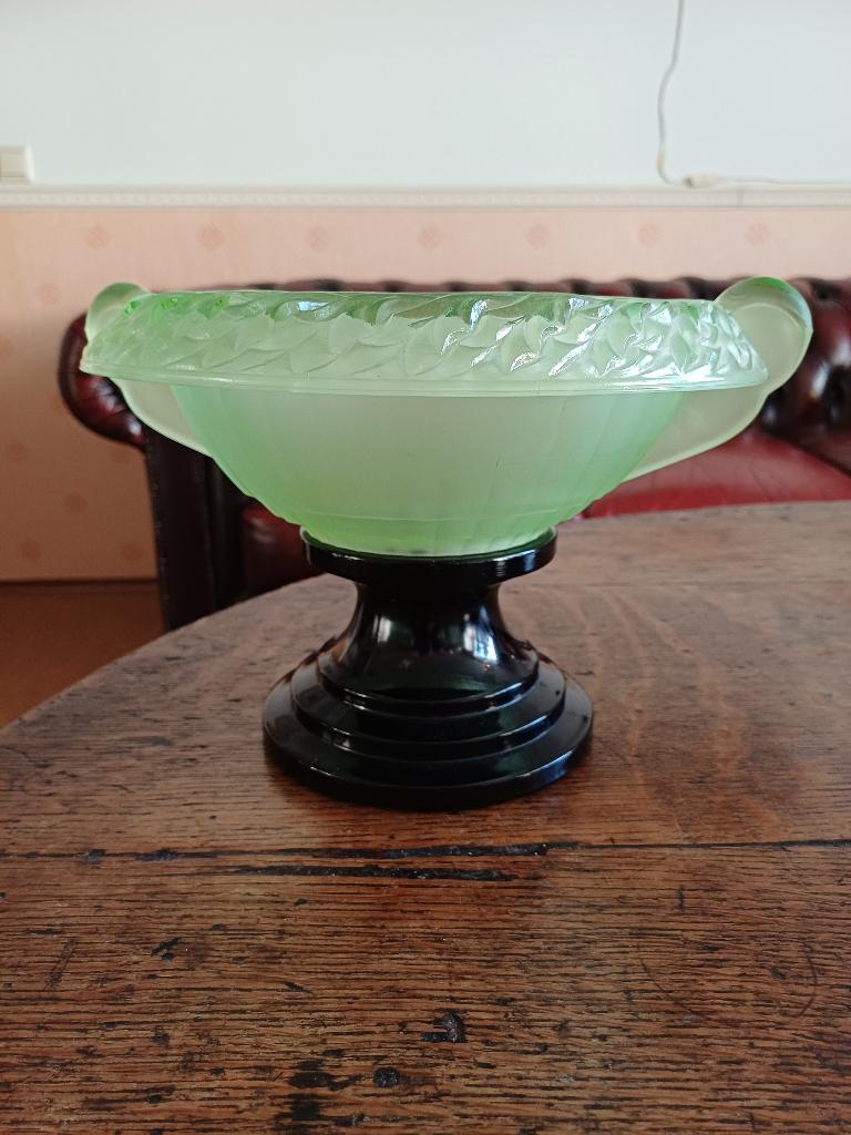 Walther und sohne tafelstuk Berlin schaal uv groen met voet., Antiek en Kunst, Antiek | Glas en Kristal, Ophalen