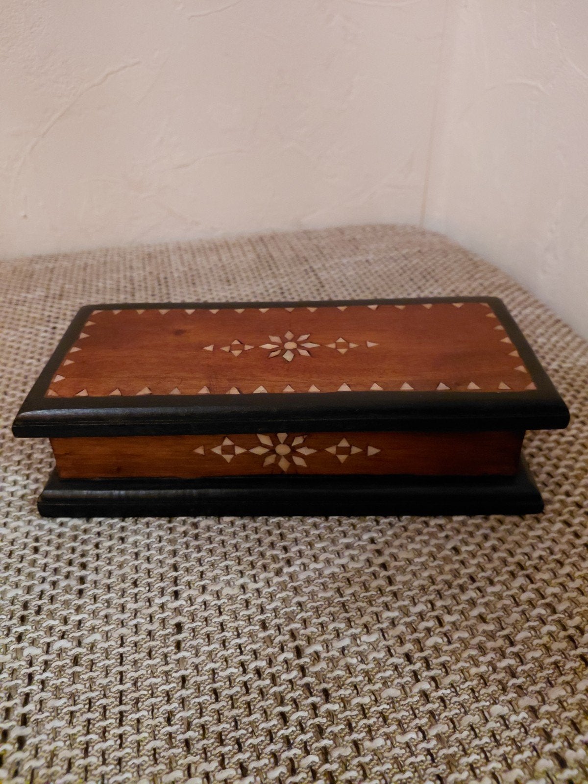 Decoratieve Houten Rechthoekige Doos met Inlegwerk, Antiek en Kunst, Ophalen of Verzenden