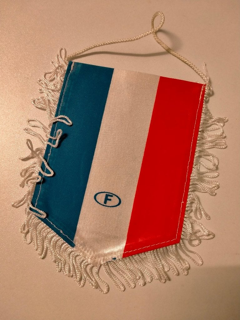 Frankrijk F vrachtwagen vintage auto vaantje logo merk vaan, Verzenden, Gebruikt, Auto's
