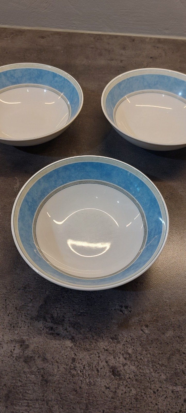 Leuke schaaltjes 3×/wit- blauw /pap/vla/ARZBERG, Gebruikt, Ophalen of Verzenden, Schaal of Schalen, Overige stijlen