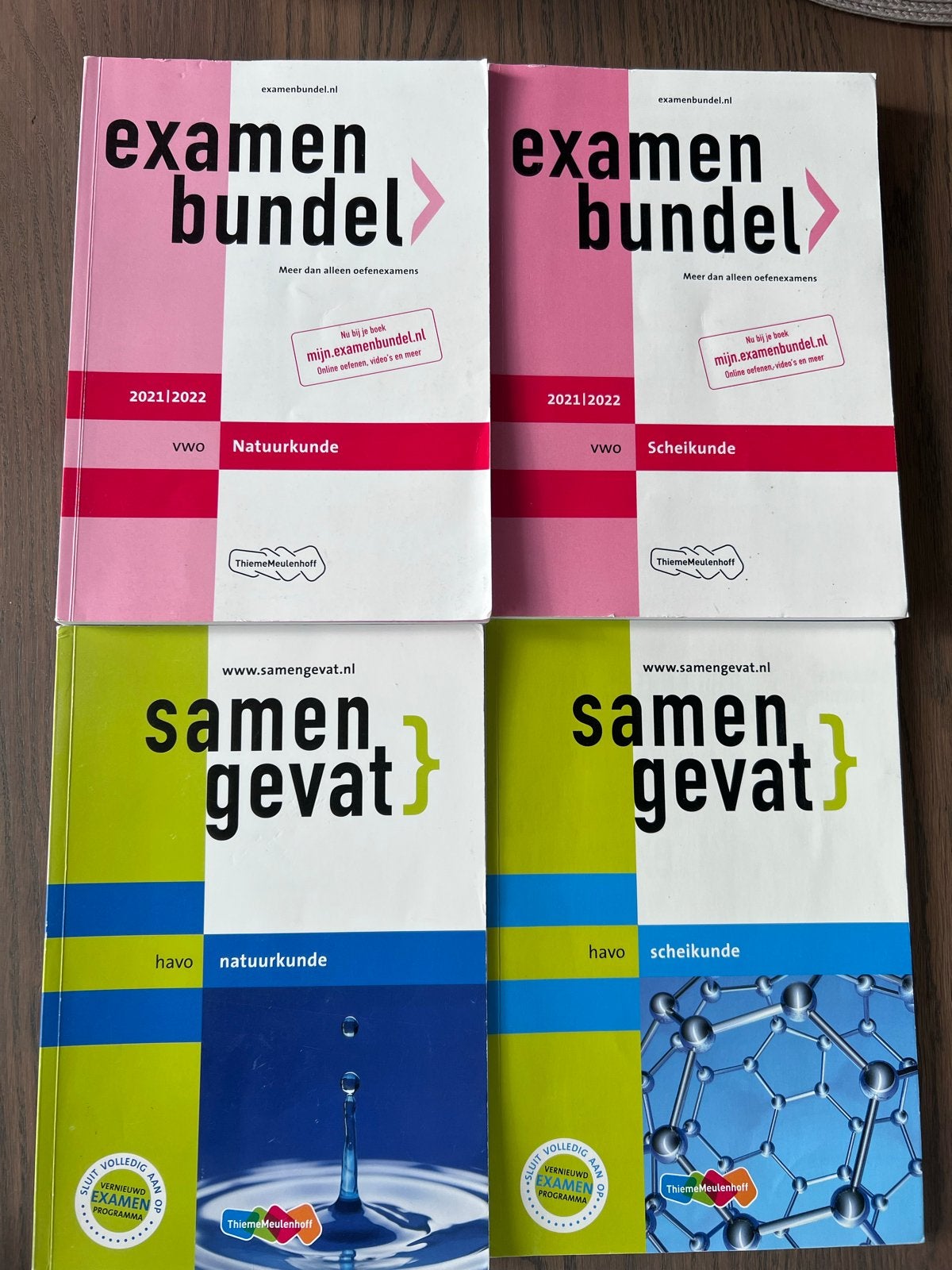 Havo & VWO Examenbundels Natuurkunde & Scheikunde, Boeken, Ophalen of Verzenden, Beta, Zo goed als nieuw, Overige niveaus