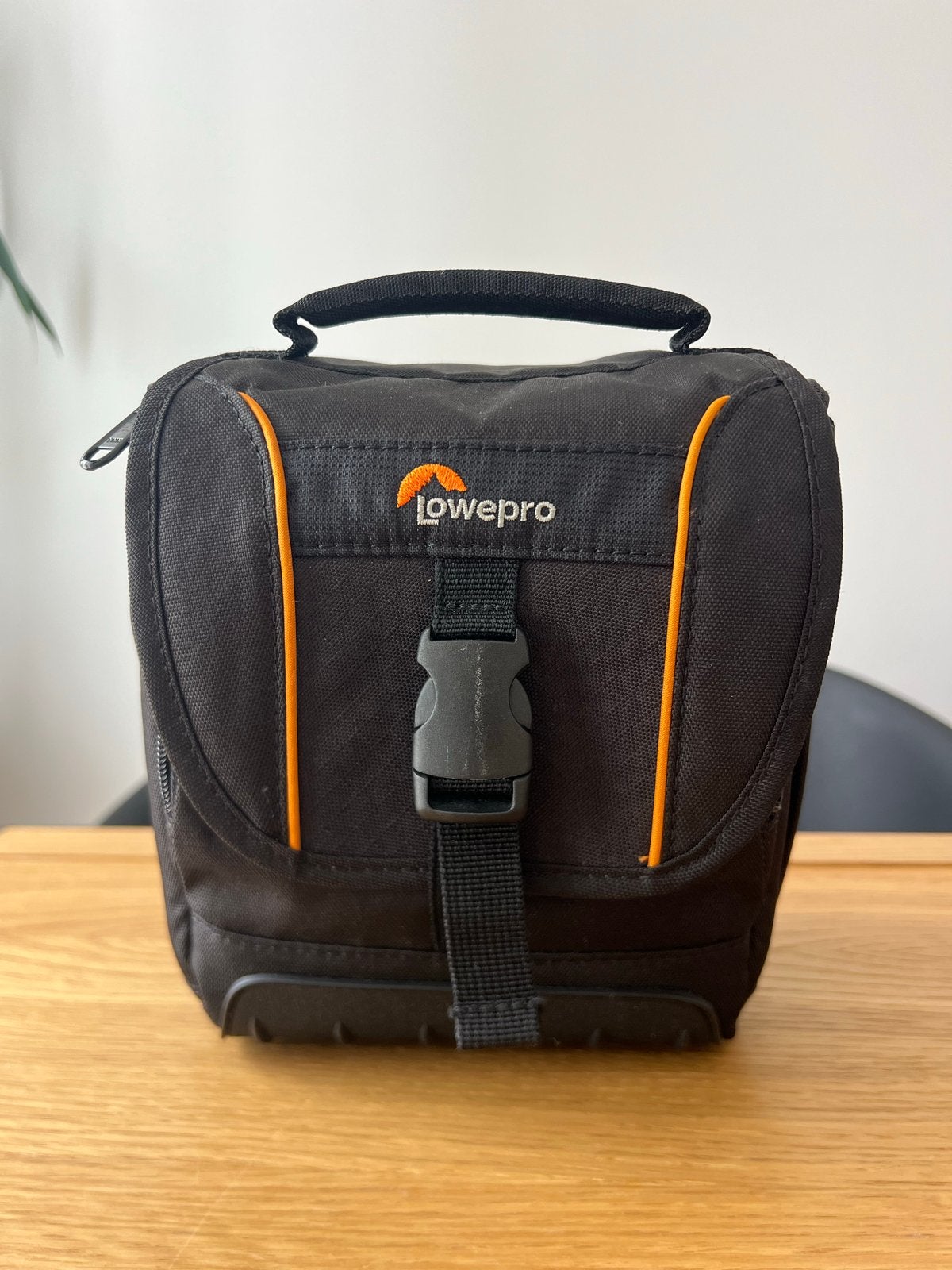Lowepro cameratas - Compact en beschermend, Audio, Tv en Foto, Fotografie | Fototassen, Ophalen, Lowepro, Gevoerd, Zo goed als nieuw