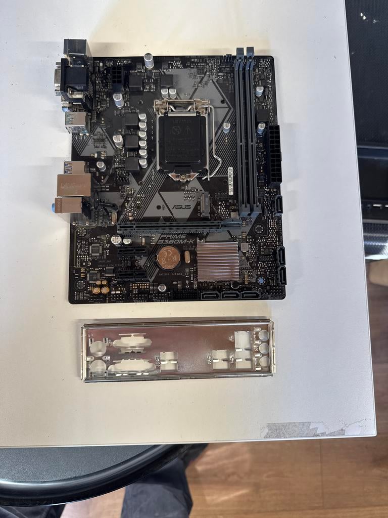 Asus B360M-K Moederbord Socket 1151, Computers en Software, Moederborden, Gebruikt, Intel, DDR4, Ophalen of Verzenden