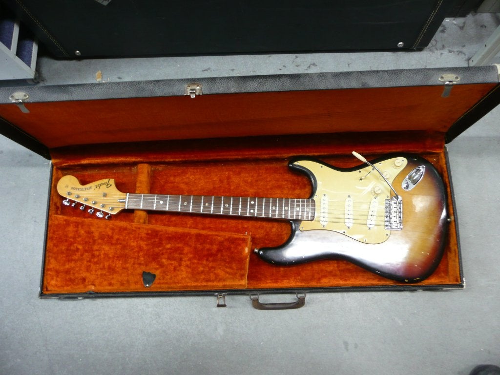 Fender vintage Stratocaster 3 tone sunburst incl. koffer, Ophalen, Gebruikt, Solid body, Fender