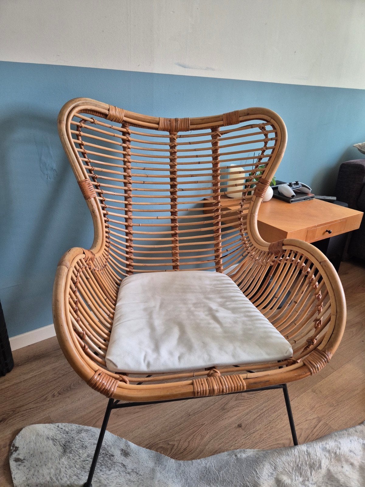 Stevige Rieten stoel, Huis en Inrichting, Fauteuils, Ophalen, Zo goed als nieuw, Riet of Rotan, 50 tot 75 cm