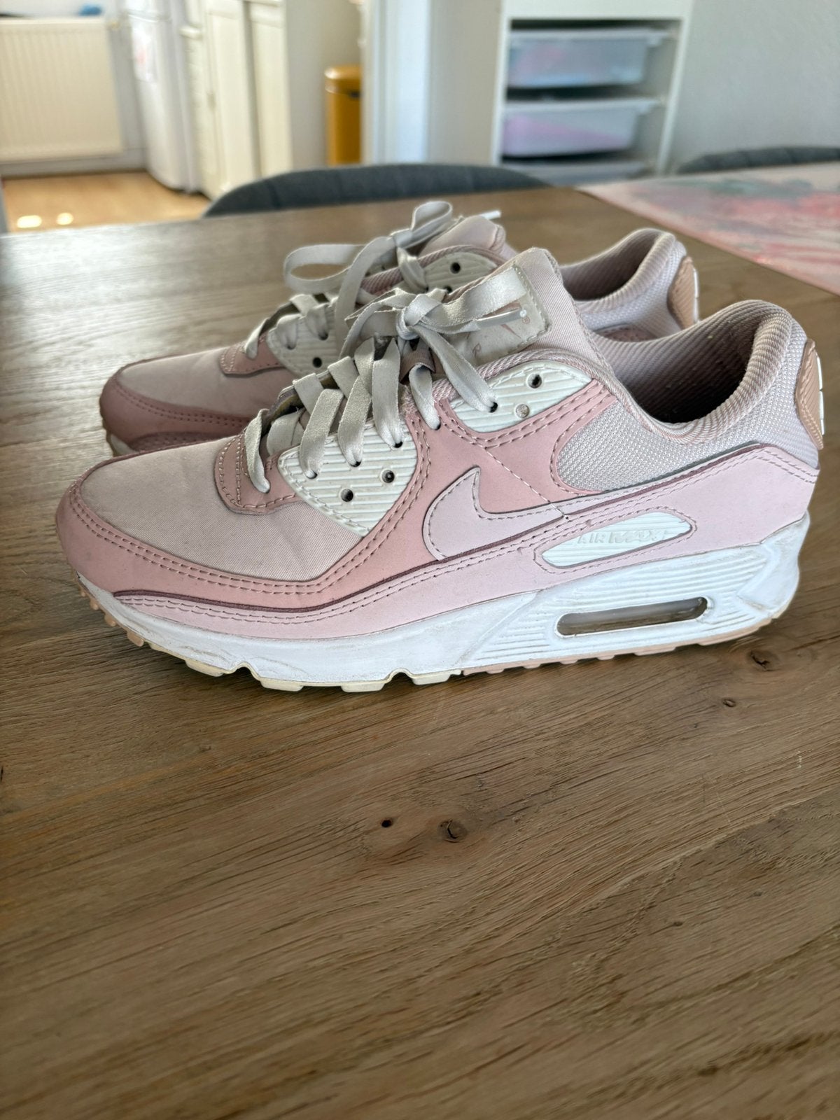 Nike Air Max roze maat 37,5, Ophalen of Verzenden, Roze, Sneakers of Gympen, Zo goed als nieuw