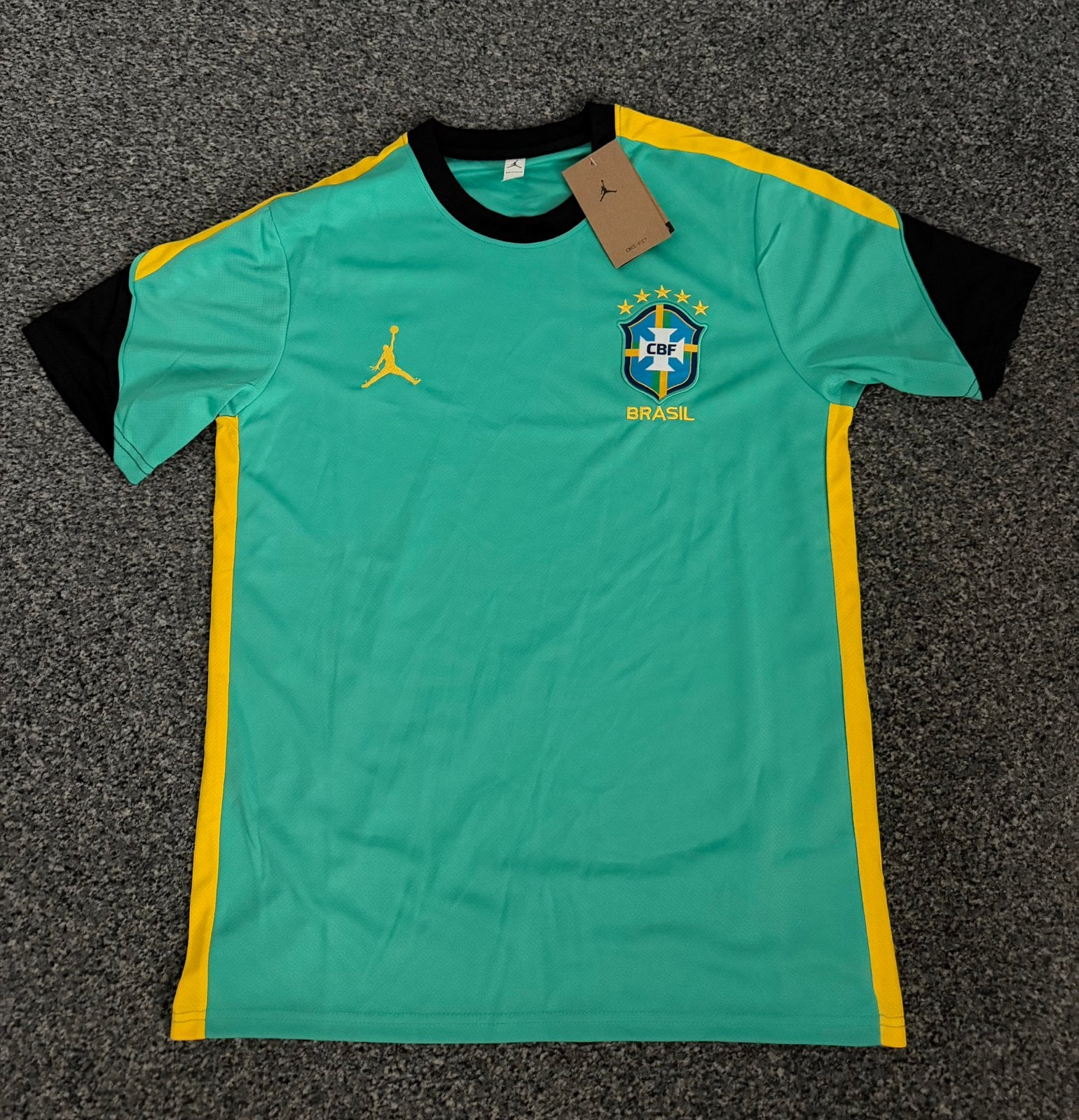 Brazilië Shirt - Maat M, Kleding | Heren, Maat 48/50 (M), Nieuw, Ophalen of Verzenden, Voetbal
