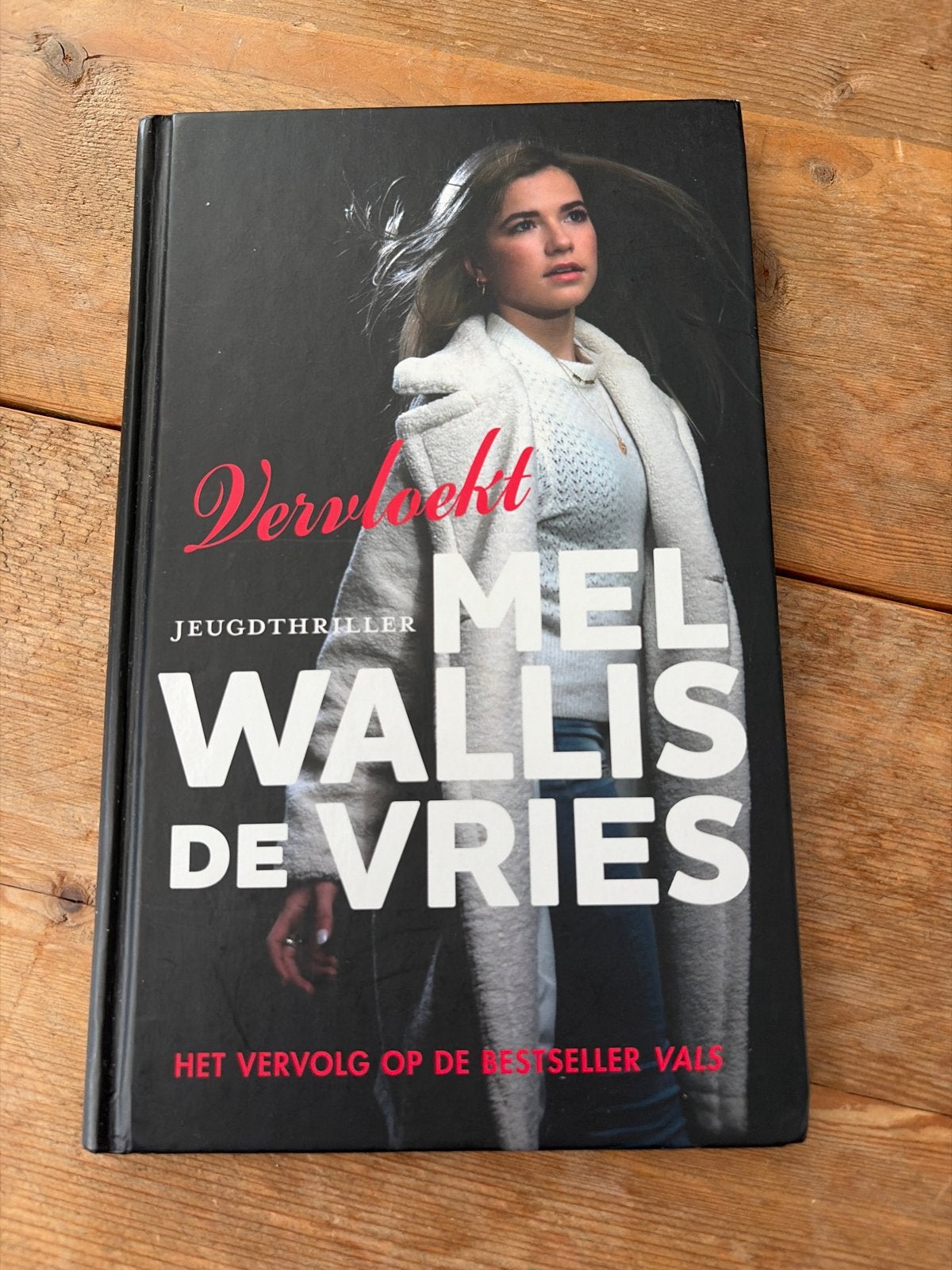 Vervloekt - Mel Wallis de Vries (Jeugdthriller), Boeken, Ophalen, Zo goed als nieuw, Nederland