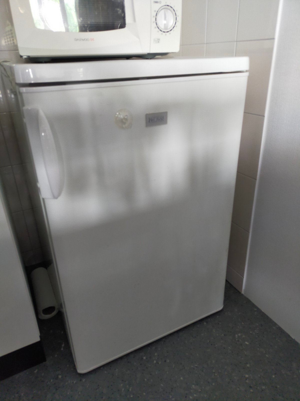 Zanussi Koelkast met Vriesvak - Compact en Efficiënt, Witgoed en Apparatuur, Koelkasten en IJskasten, Gebruikt, 100 tot 150 liter