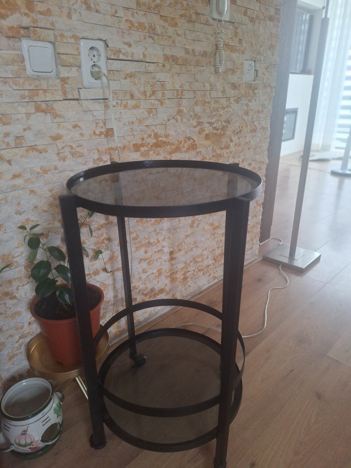 Metalen bijzettafel met glazen bladen - Hoogte 170cm, Ophalen, Gebruikt, Metaal of Aluminium, Rond