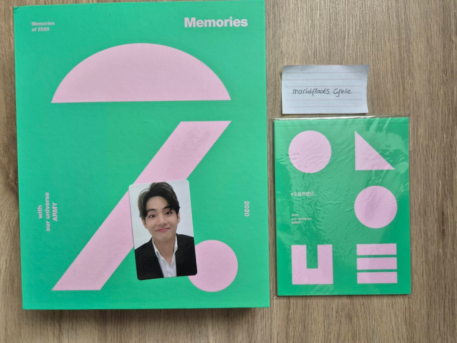BTS Memories of 2020 (met V fotokaart), K-pop, Ophalen of Verzenden, Zo goed als nieuw, Boxset