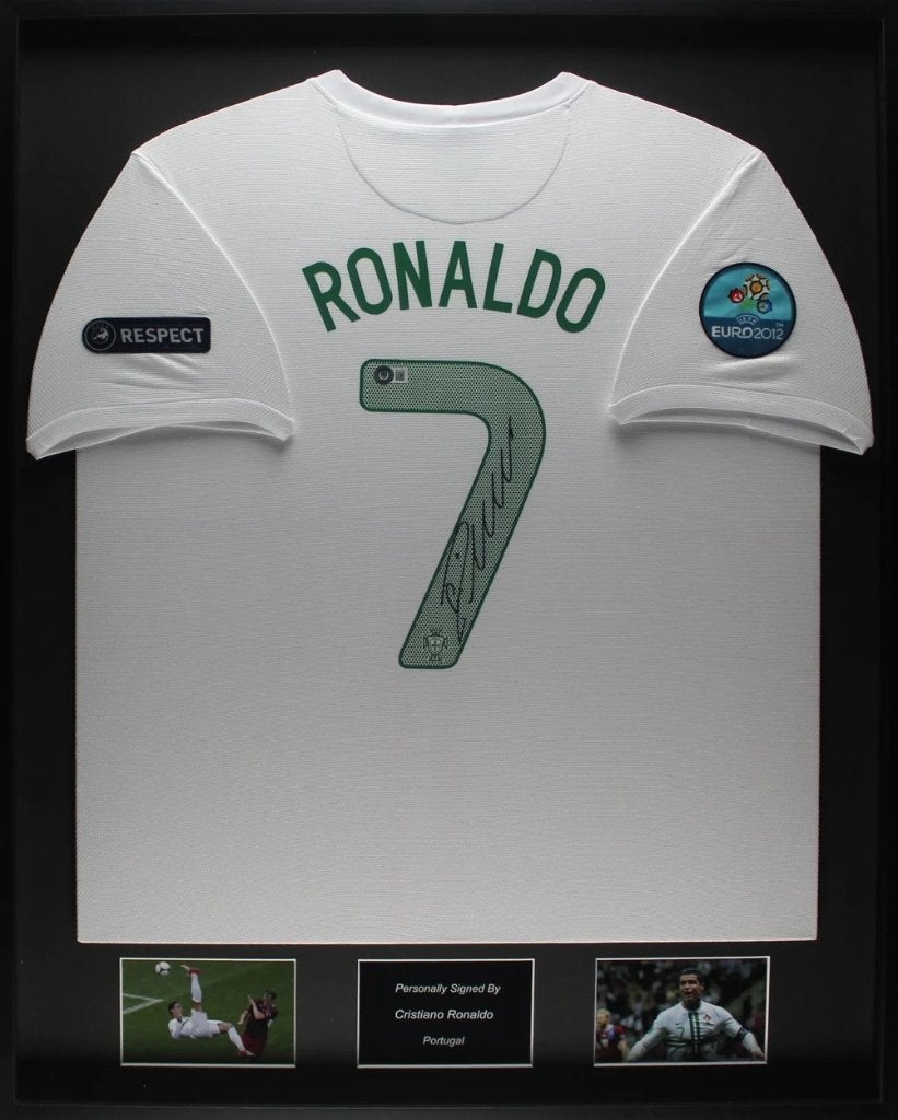 Cristiano Ronaldo Portugal 2012 gesigneerd ingelijst Shirt, Verzamelen, Buitenlandse clubs, Soccersignings.nl, Shirt, Nieuw