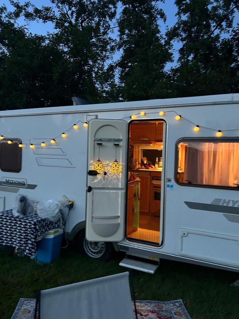 Eriba Hymer Nova Moving 465 caravan met mover + airco (2005), Caravans en Kamperen, Caravans, Particulier, Rondzit, Eriba, Airco