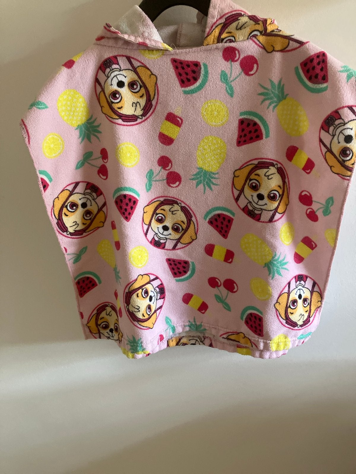 Paw Patrol Skye badcape / poncho - Roze met fruit, Ophalen of Verzenden, Zo goed als nieuw, Meisje