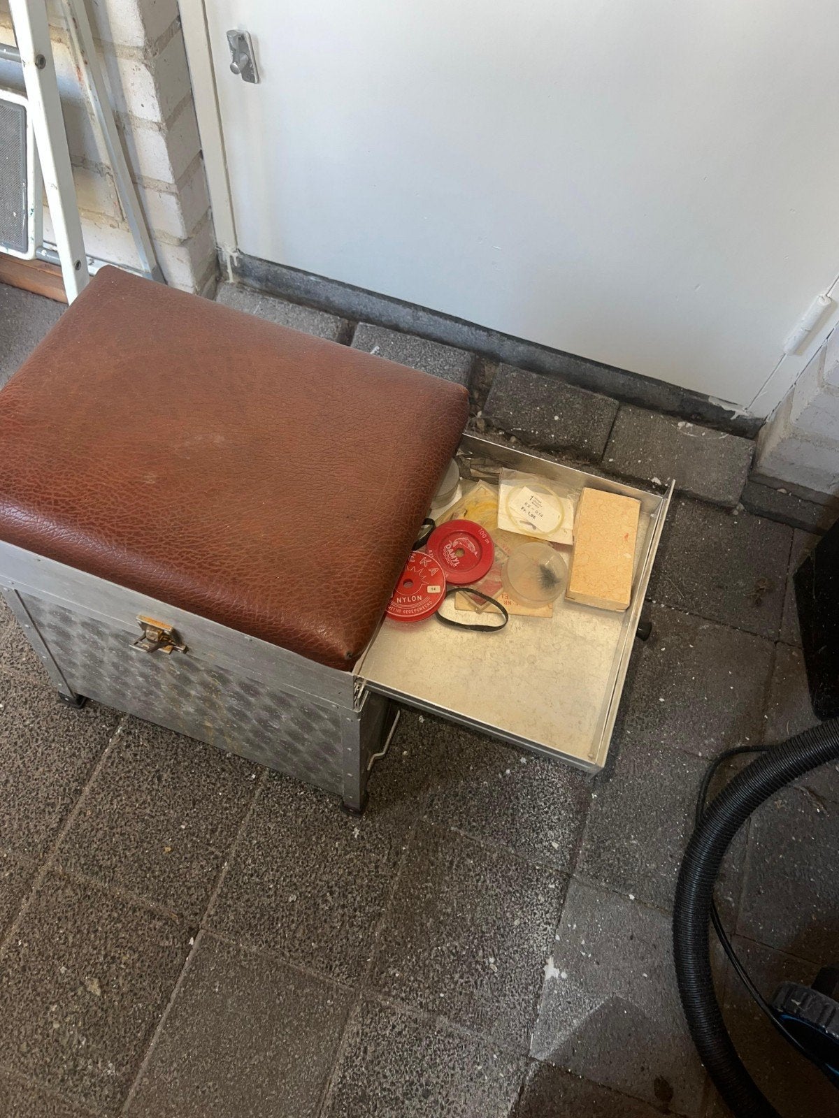 Diverse Hengels, Visnet en Visspullen in Koffer, Ophalen, Gebruikt