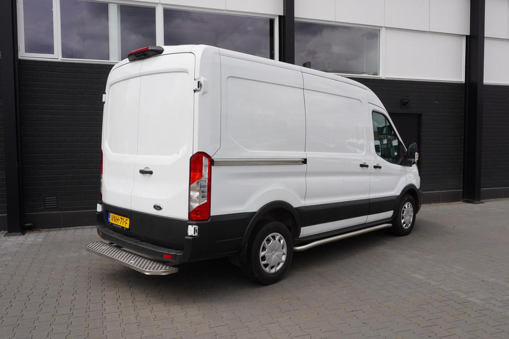 Ford Transit 2.0 TDCI 130PK L2H2 EURO 6 - Airco - Navi - Cru, Voorwielaandrijving, Stof, 4 cilinders, Wit