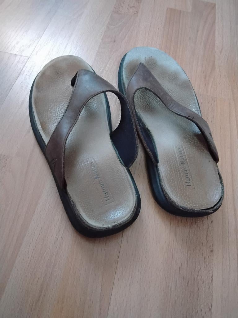 Teenslippers, bruin leer, Maat 38 Human Nature, Kleding | Dames, Schoenen, Bruin, Ophalen of Verzenden, Gedragen, Human  Nature