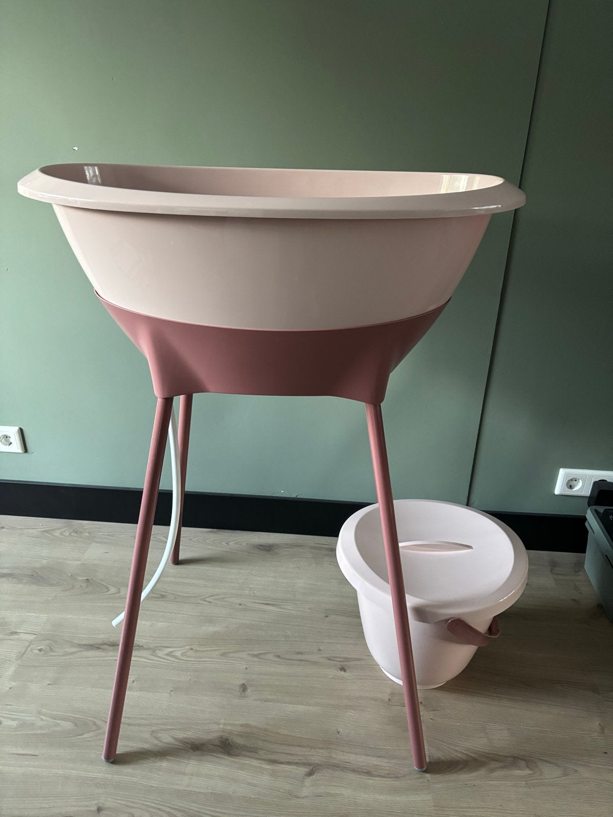 Roze Luma baby badje met emmer, Gebruikt, Badje, Standaard, Ophalen