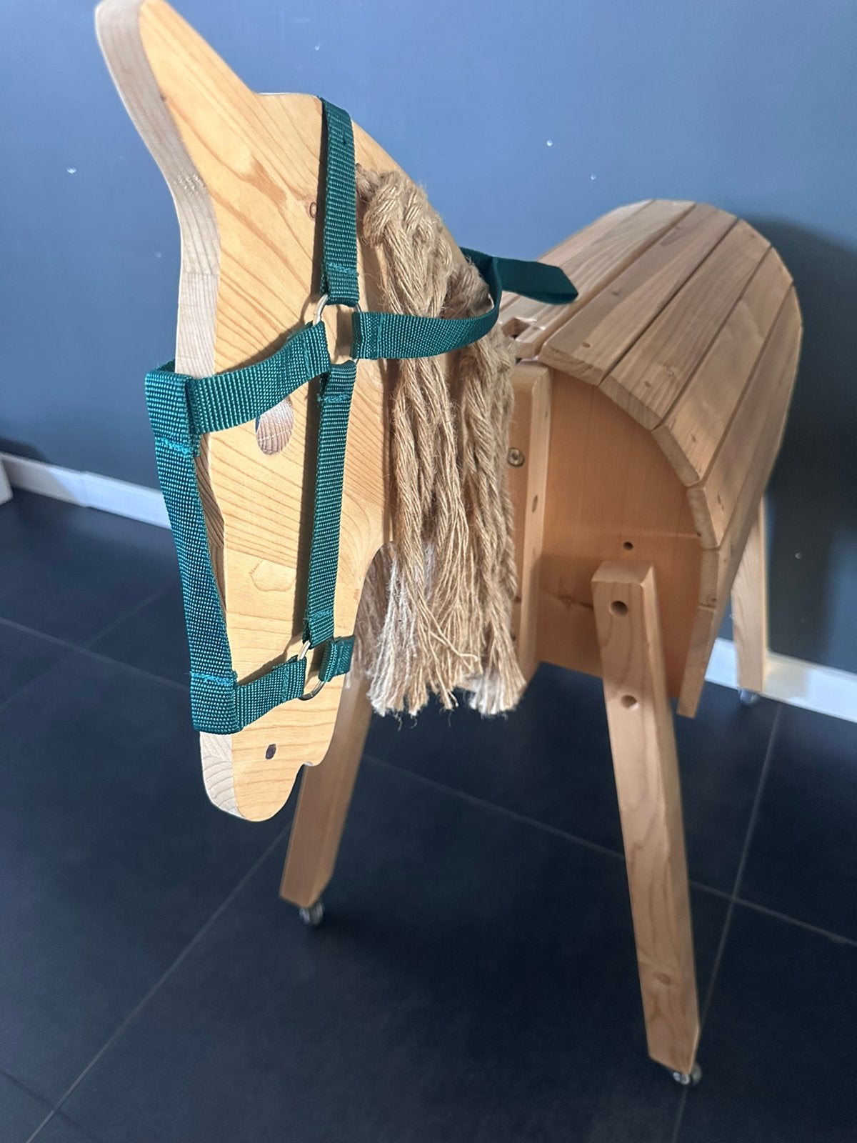 Houten speelpaard op wieltjes zgan, Ophalen, Zo goed als nieuw