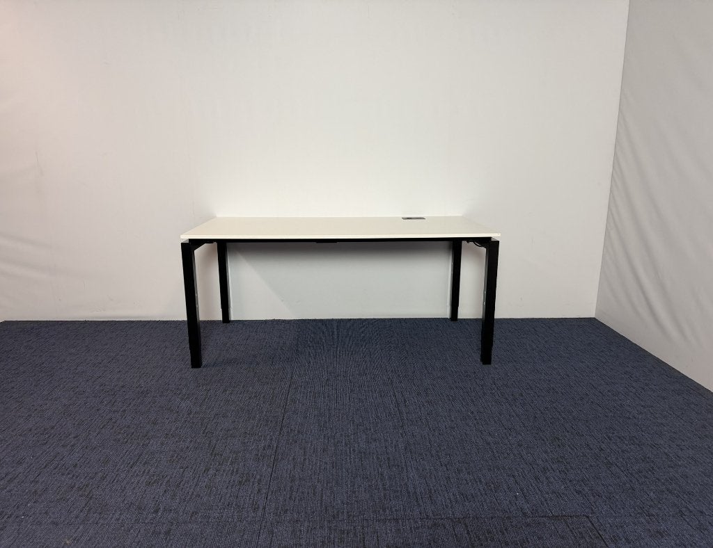 6 x Bureau, wit blad met stroom & USB A/C, 160 x 80 cm., Ophalen, 160 cm, Gebruikt, In hoogte verstelbaar