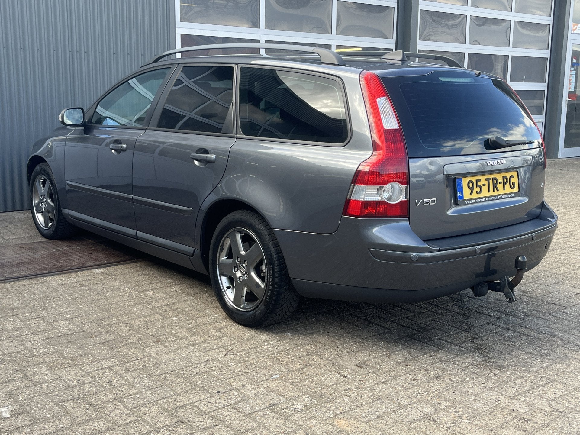 Volvo V50 1.8 Edition II Sport Airco Cruise controle Stuurwi, Voorwielaandrijving, Zwart, 4 cilinders, 126 pk